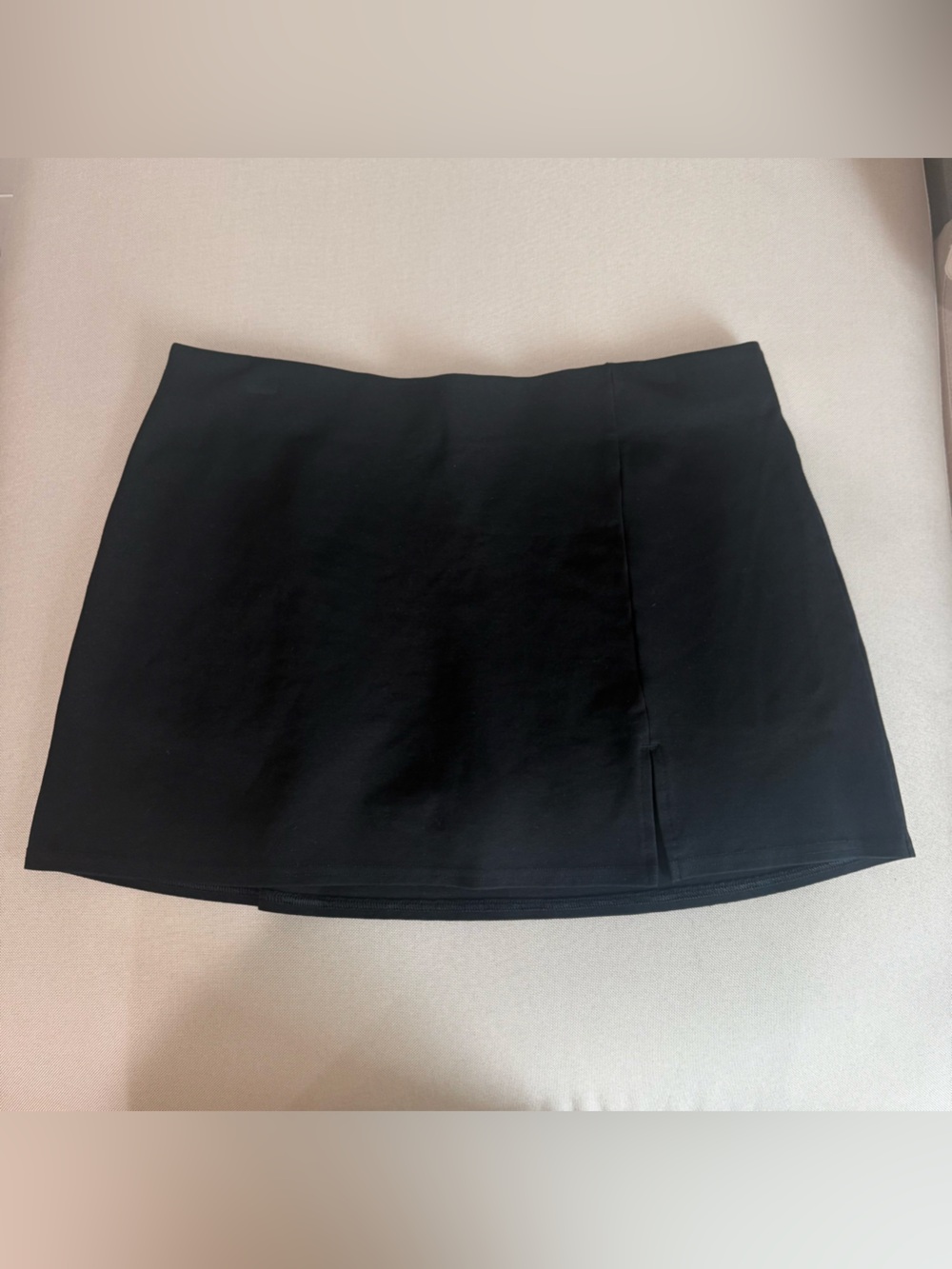 American Eagle Outfitters Black Mini Skirt(Ships from Alaska)